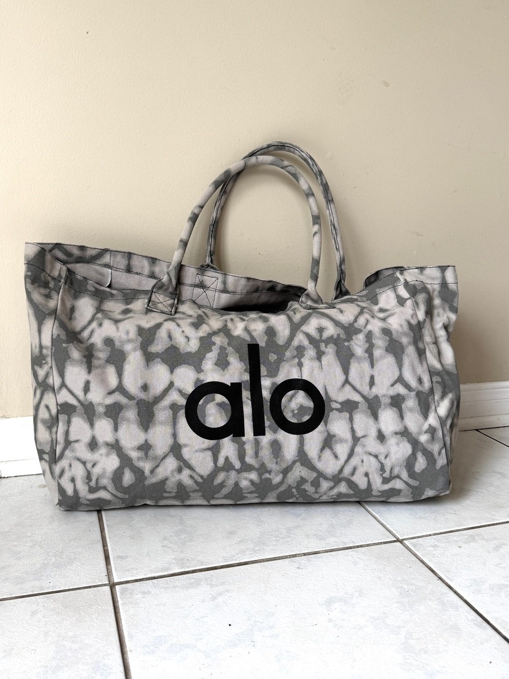 Alo Gray Tie-Dye Canvas Iconic Shopper Tote, Black Stitching